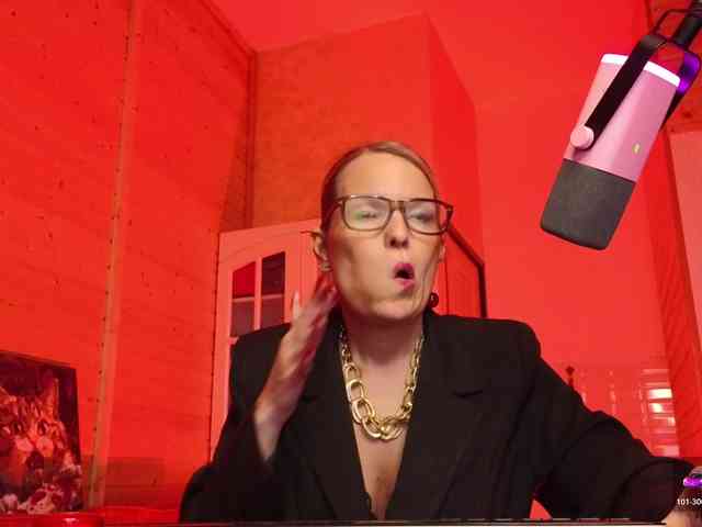 Findom_Lady_Shine webcam