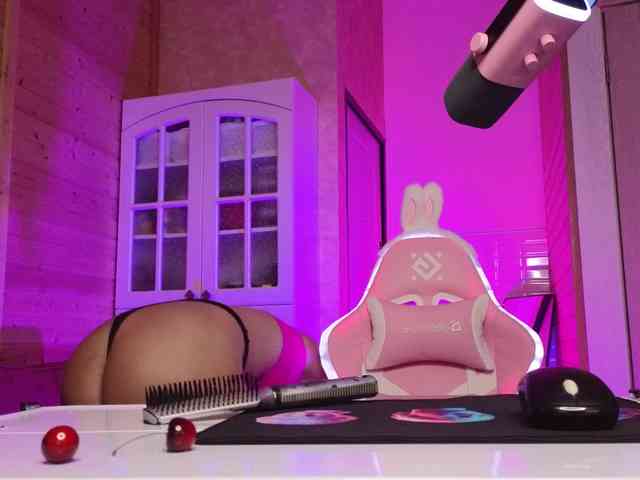 Findom_Lady_Shine webcam