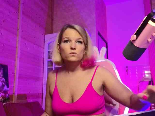 Ця модель зараз онлайн. sweeteve050