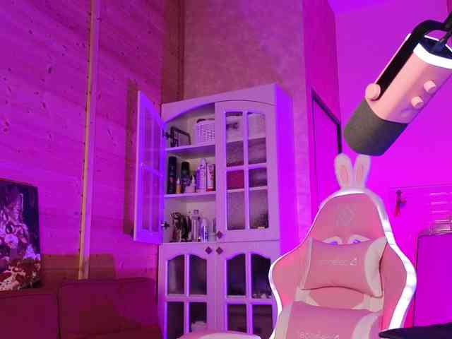 Findom_Lady_Shine webcam