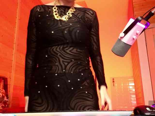 Findom_Lady_Shine webcam