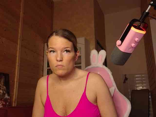 Findom_Lady_Shine webcam