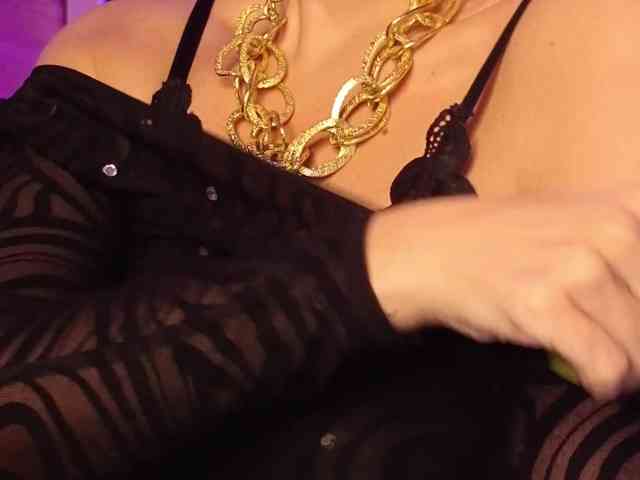 Findom_Lady_Shine webcam