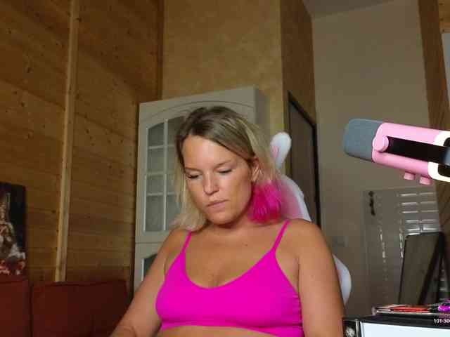 Findom_Lady_Shine webcam