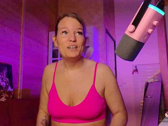 Findom_Lady_Shine webcam