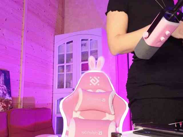 Findom_Lady_Shine webcam