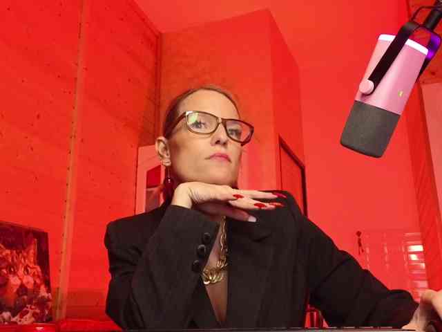 Findom_Lady_Shine webcam