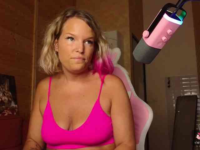 Findom_Lady_Shine webcam