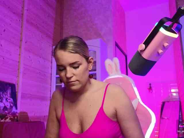 Findom_Lady_Shine webcam