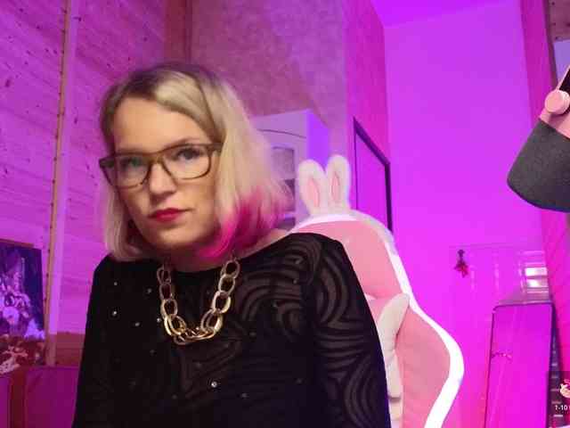 Findom_Lady_Shine webcam