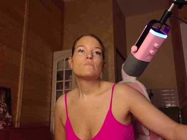 Findom_Lady_Shine webcam