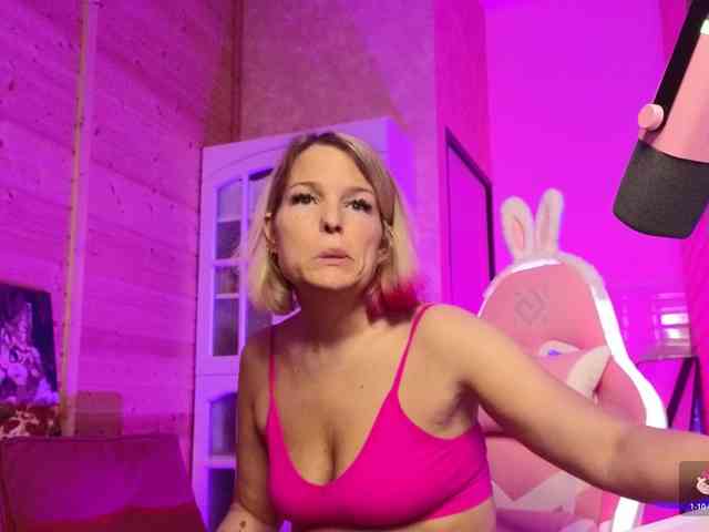 Findom_Lady_Shine webcam