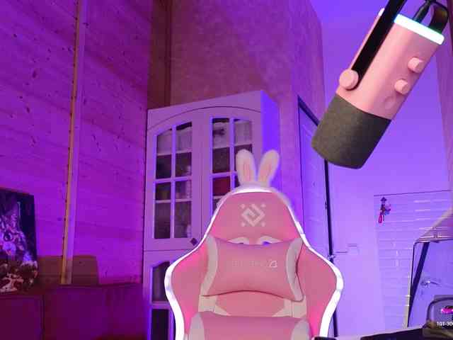 Findom_Lady_Shine webcam