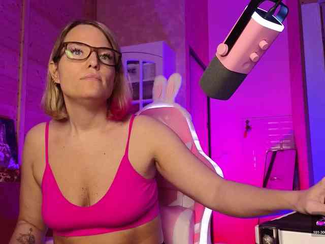 Findom_Lady_Shine webcam