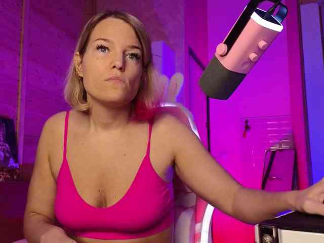 Findom_Lady_Shine webcam