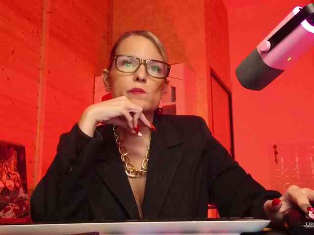 Findom_Lady_Shine webcam