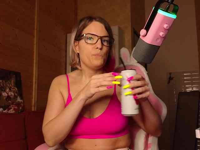 Findom_Lady_Shine webcam