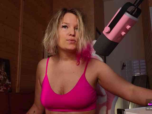 Findom_Lady_Shine webcam