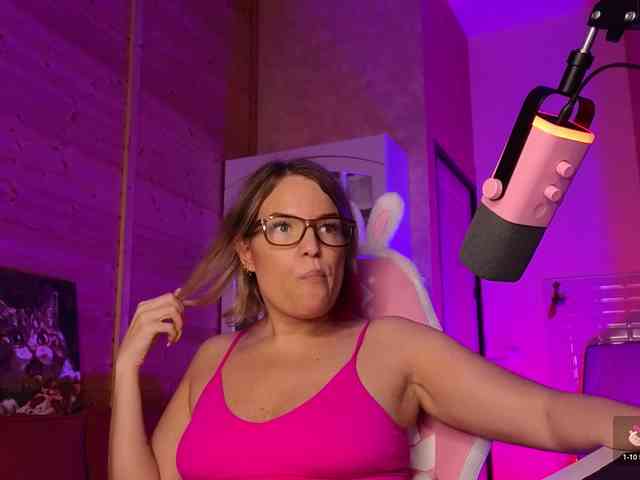 Findom_Lady_Shine webcam