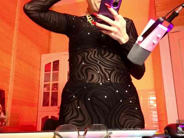 Findom_Lady_Shine webcam