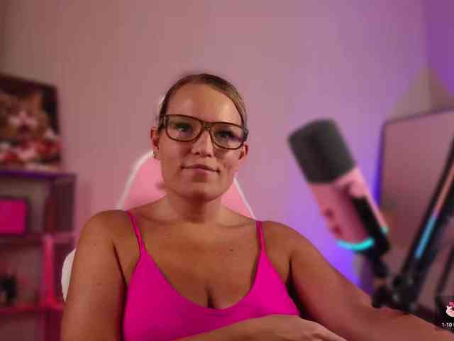Findom_Lady_Shine webcam