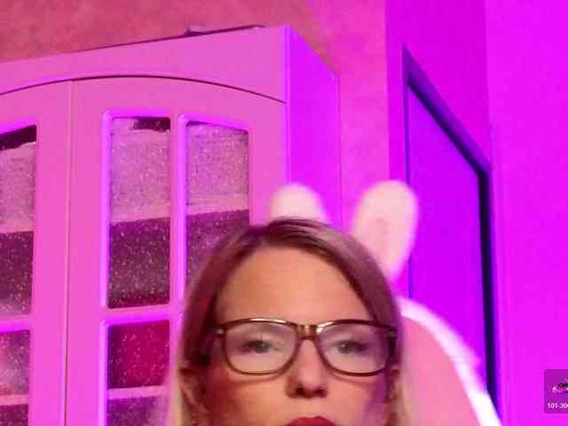 Findom_Lady_Shine webcam