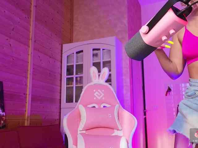Findom_Lady_Shine webcam