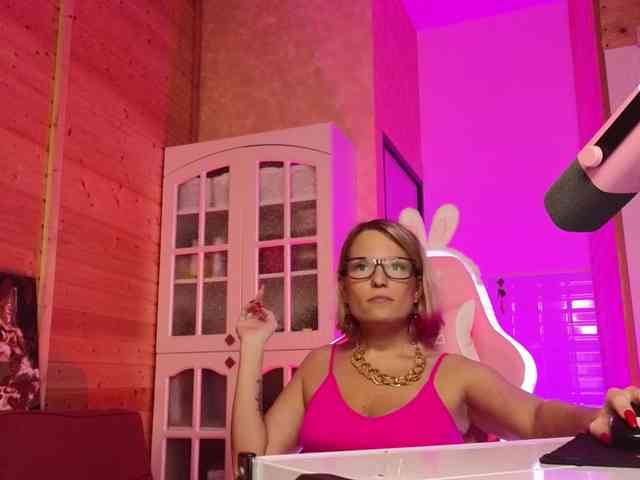 Findom_Lady_Shine webcam