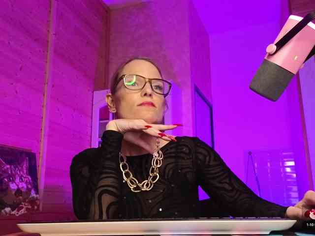 Findom_Lady_Shine webcam