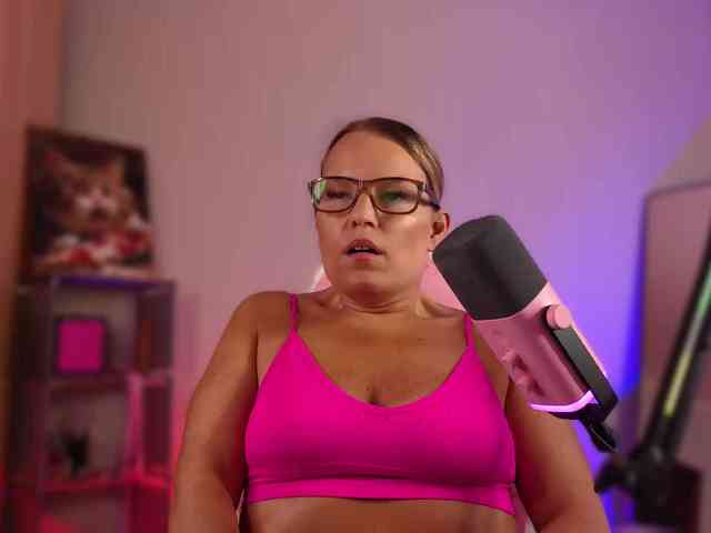 Findom_Lady_Shine webcam