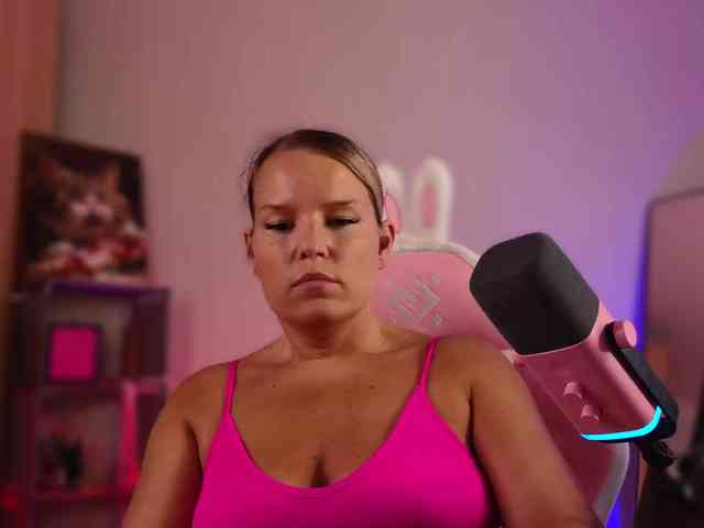 Findom_Lady_Shine webcam