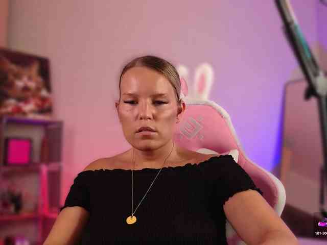 Findom_Lady_Shine webcam