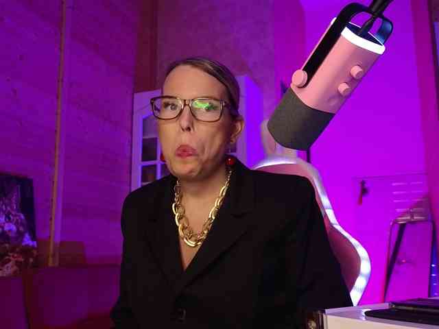sweeteve050 Live Webcam on BongaCams
