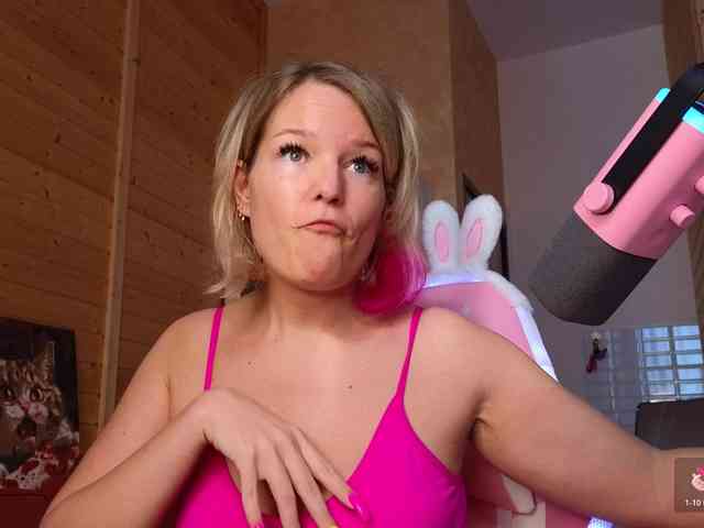 Findom_Lady_Shine webcam
