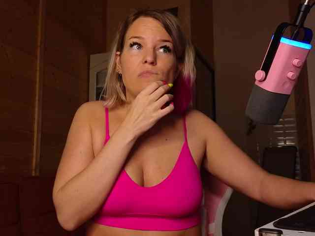 Findom_Lady_Shine webcam
