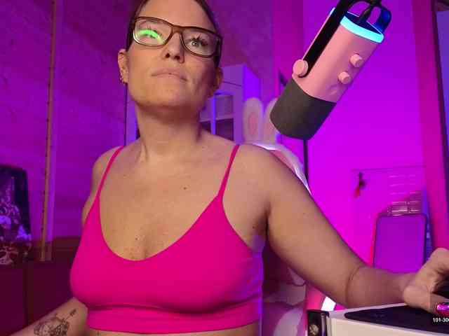 Findom_Lady_Shine webcam