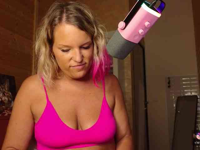 Findom_Lady_Shine webcam