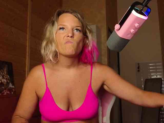 Findom_Lady_Shine webcam