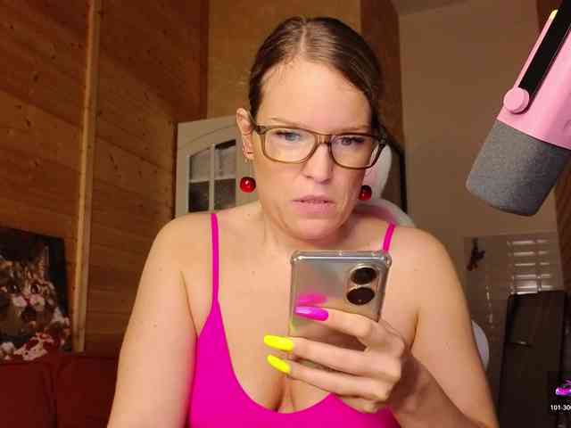 Findom_Lady_Shine webcam