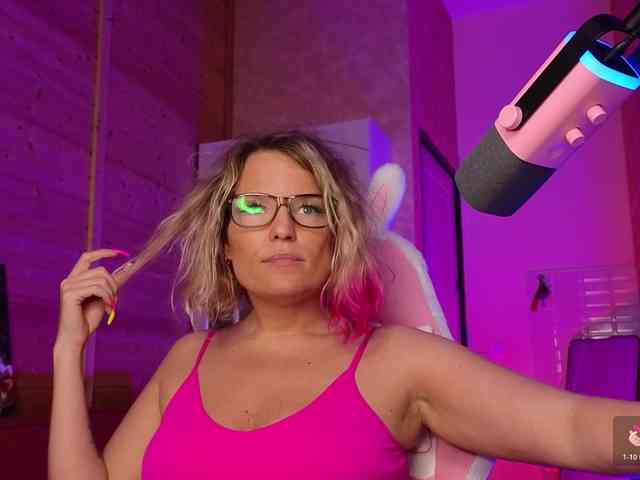 Findom_Lady_Shine webcam