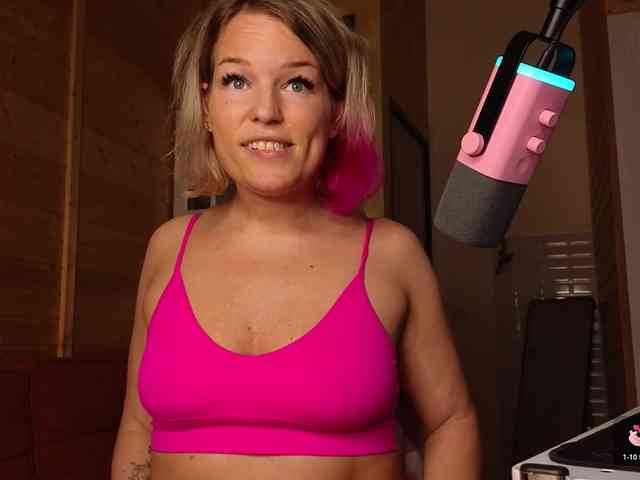 Findom_Lady_Shine webcam