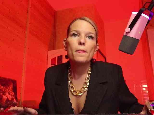 Findom_Lady_Shine webcam