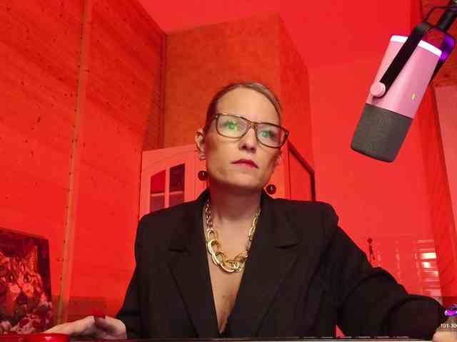 Findom_Lady_Shine webcam