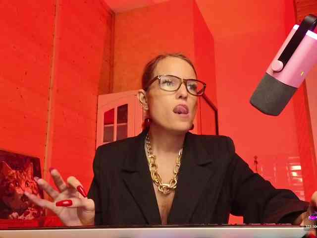 Findom_Lady_Shine webcam