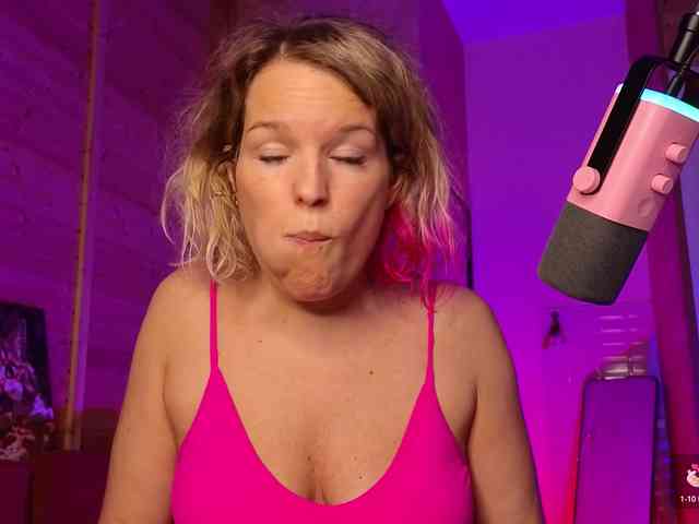 Findom_Lady_Shine webcam