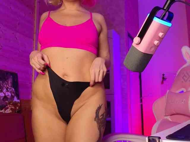 Findom_Lady_Shine webcam