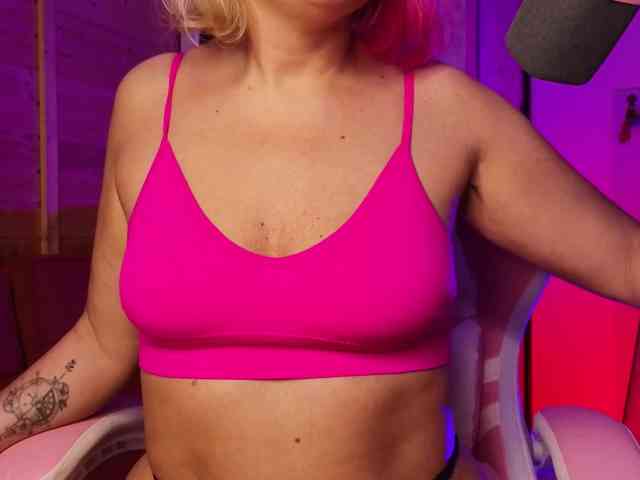 Findom_Lady_Shine webcam