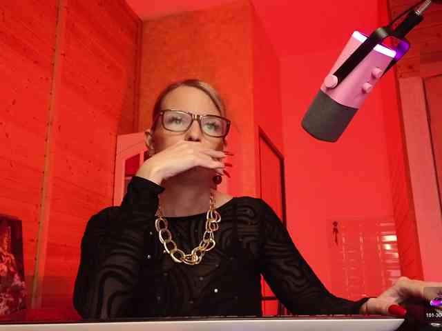 Findom_Lady_Shine webcam