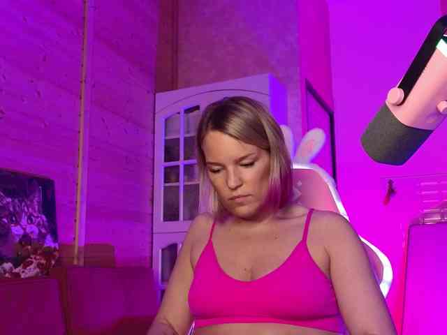 Findom_Lady_Shine webcam