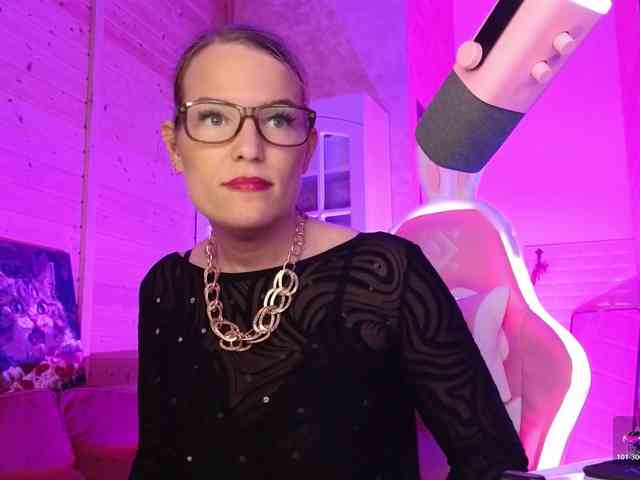 Findom_Lady_Shine webcam